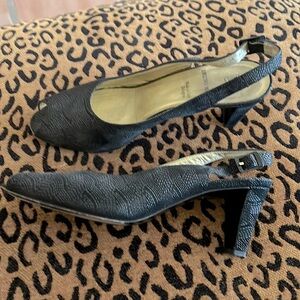 Bruno Magli Black heels in great condition size 6 1/2